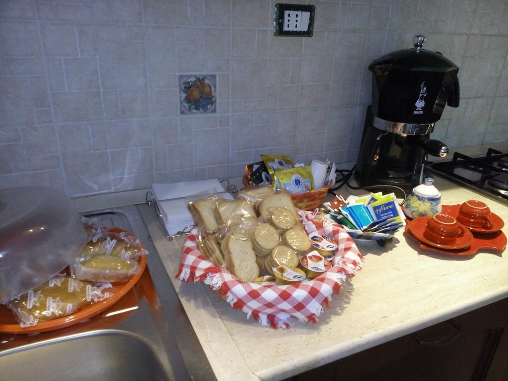 B&B A Casa Di Nonna Фонди Экстерьер фото
