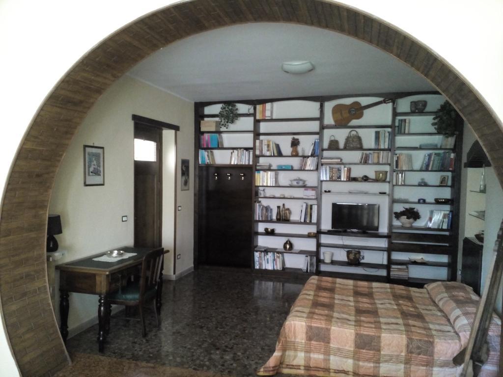B&B A Casa Di Nonna Фонди Экстерьер фото