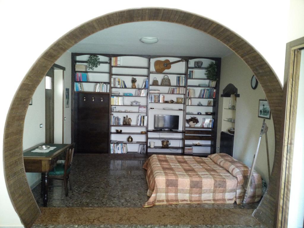B&B A Casa Di Nonna Фонди Экстерьер фото